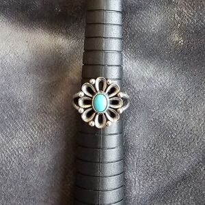 Retired James Avery De Flores Ring